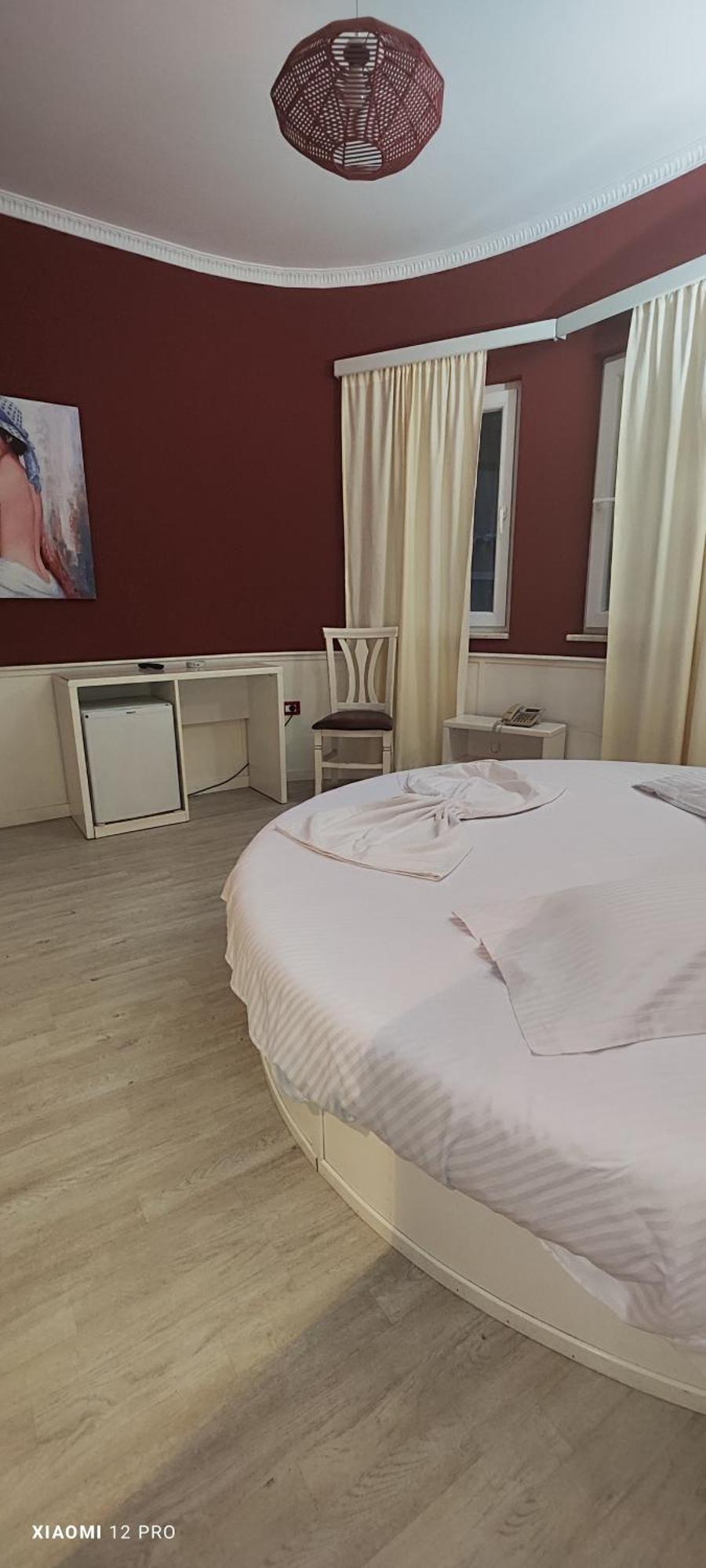 Hotel Kastria Tirana Extérieur photo