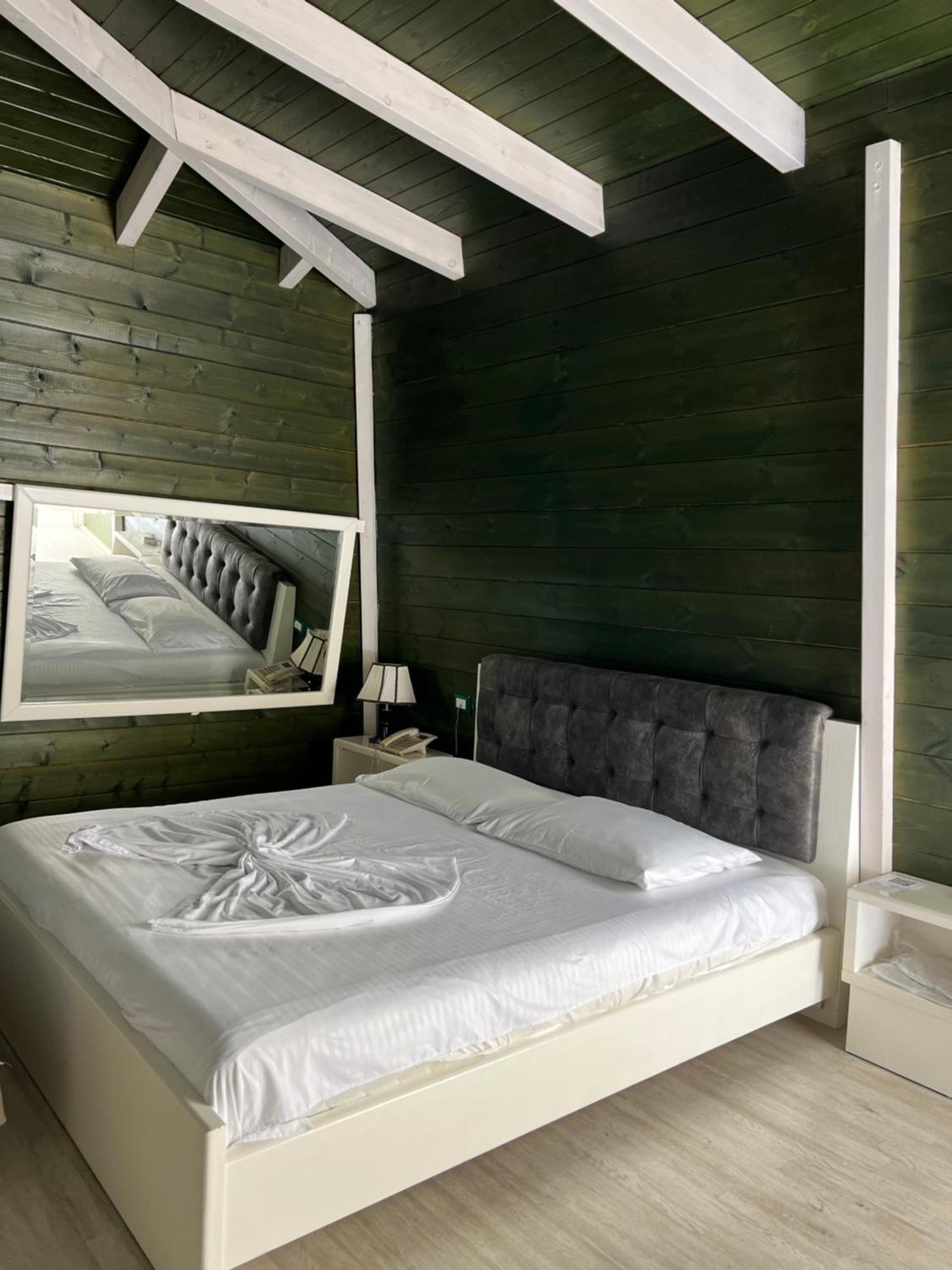 Hotel Kastria Tirana Extérieur photo