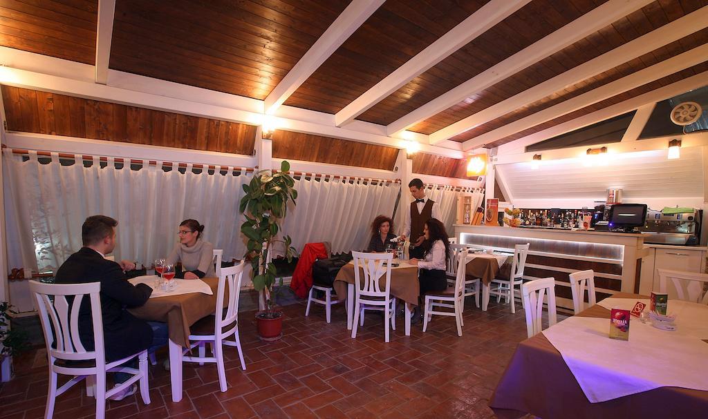 Hotel Kastria Tirana Extérieur photo